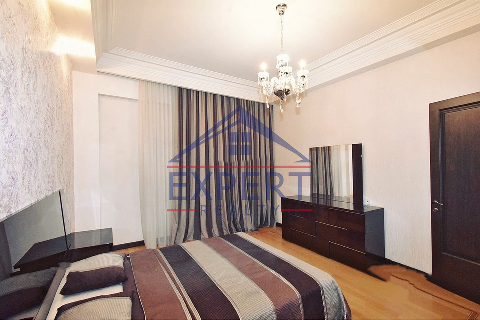 ԿԵՆՏՐՈՆ, ՀՅՈՒՍԻՍԱՅԻՆ ՊՈՂՈՏԱ, 3 ՍԵՆՅԱԿ