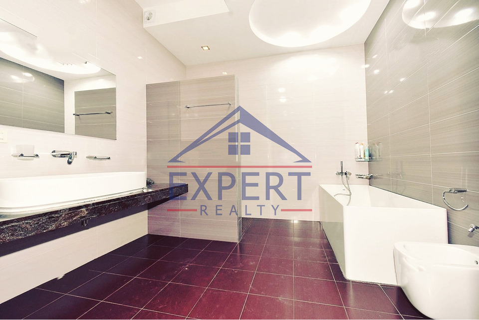 ԿԵՆՏՐՈՆ, ՀՅՈՒՍԻՍԱՅԻՆ ՊՈՂՈՏԱ, 3 ՍԵՆՅԱԿ