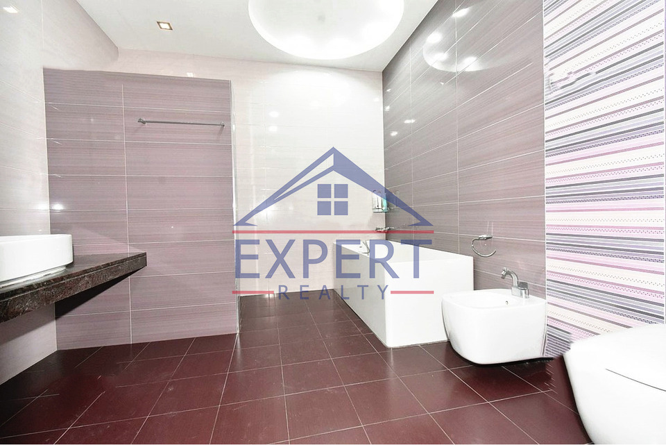 ԿԵՆՏՐՈՆ, ՀՅՈՒՍԻՍԱՅԻՆ ՊՈՂՈՏԱ, 3 ՍԵՆՅԱԿ