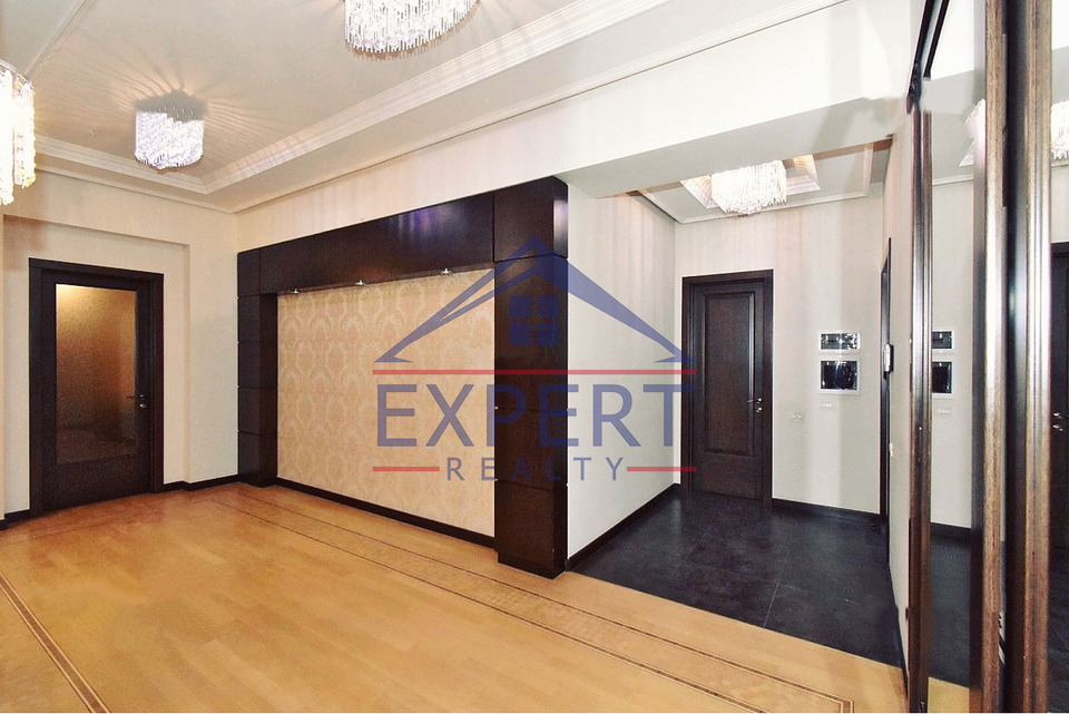 ԿԵՆՏՐՈՆ, ՀՅՈՒՍԻՍԱՅԻՆ ՊՈՂՈՏԱ, 3 ՍԵՆՅԱԿ