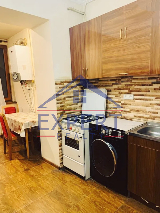 ԱՐԱԲԿԻՐ, ՀՐԱՉՅԱ ՔՈՉԱՐ ՓՈՂՈՑ, 3 ՍԵՆՅԱԿ