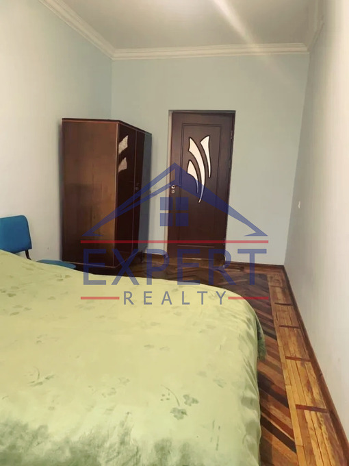 ԱՐԱԲԿԻՐ, ՀՐԱՉՅԱ ՔՈՉԱՐ ՓՈՂՈՑ, 3 ՍԵՆՅԱԿ