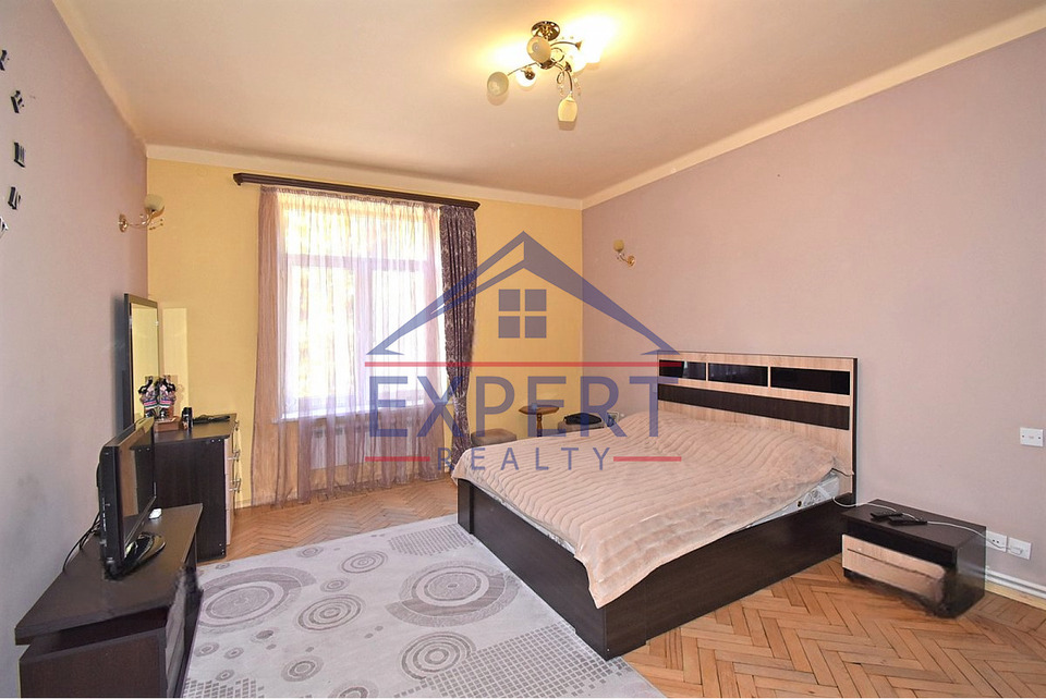 ԱՐԱԲԿԻՐ, ԿՈՄԻՏԱՍԻ ՊՈՂՈՏԱ, 3 ՍԵՆՅԱԿ