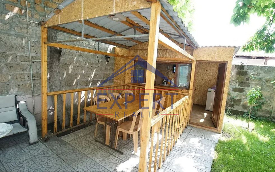 ԿԵՆՏՐՈՆ , ԱՆՏԱՌԱՅԻՆ ՓՈՂՈՑ, 6 ՍԵՆՅԱԿ