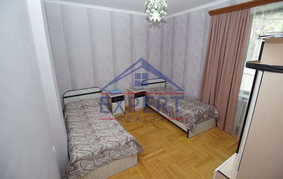 ԿԵՆՏՐՈՆ , ԱՆՏԱՌԱՅԻՆ ՓՈՂՈՑ, 6 ՍԵՆՅԱԿ