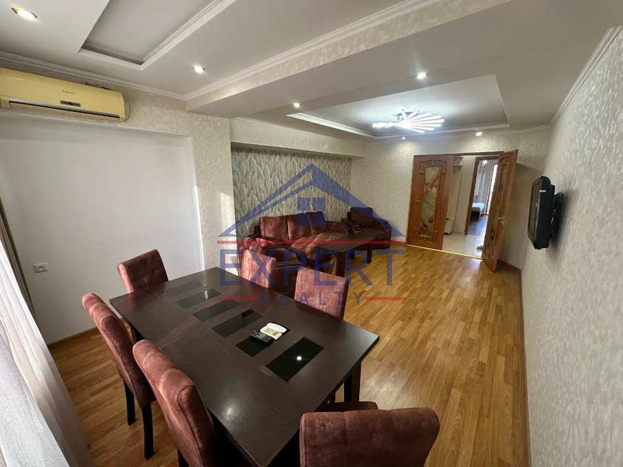 ԿԵՆՏՐՈՆ, ՌԱՖԱՅԵԼ ԼԵՄԿԻՆԻ ՓՈՂՈՑ, 3 ՍԵՆՅԱԿ
