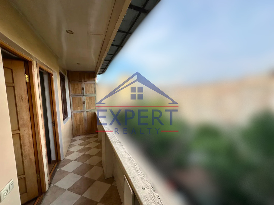 ԿԵՆՏՐՈՆ, ՌԱՖԱՅԵԼ ԼԵՄԿԻՆԻ ՓՈՂՈՑ, 3 ՍԵՆՅԱԿ