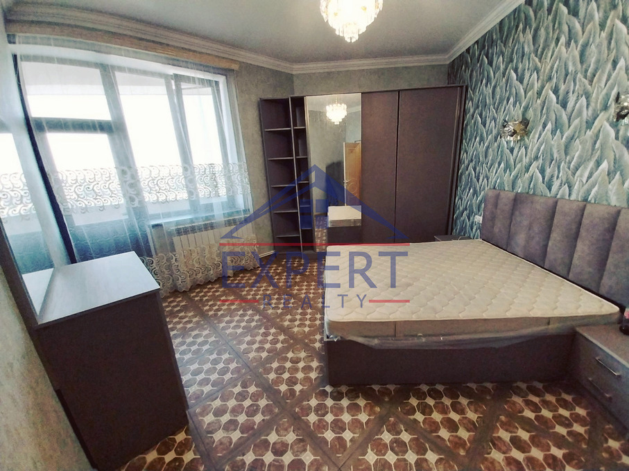 ԱՐԱԲԿԻՐ, ՀԱՅՐԻԿ ՄՈՒՐԱԴՅԱՆ ՓՈՂՈՑ, 3 ՍԵՆՅԱԿ