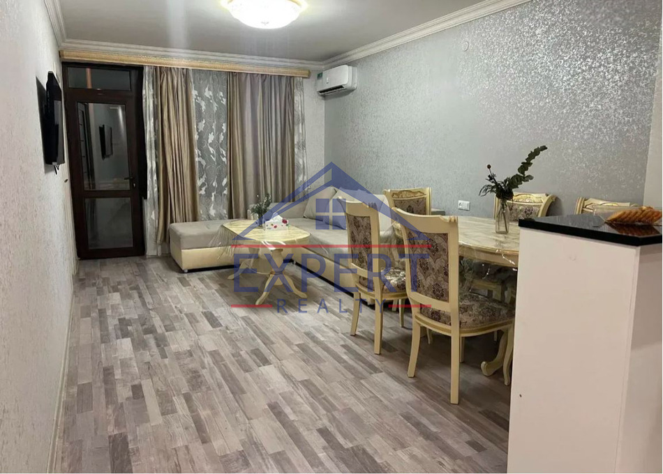 ԿԵՆՏՐՈՆ, ԿՈՐՅՈՒՆԻ ՓՈՂՈՑ, 3 ՍԵՆՅԱԿ