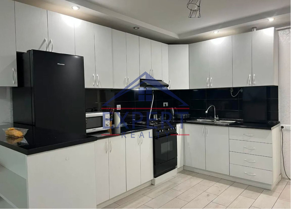 ԿԵՆՏՐՈՆ, ԿՈՐՅՈՒՆԻ ՓՈՂՈՑ, 3 ՍԵՆՅԱԿ