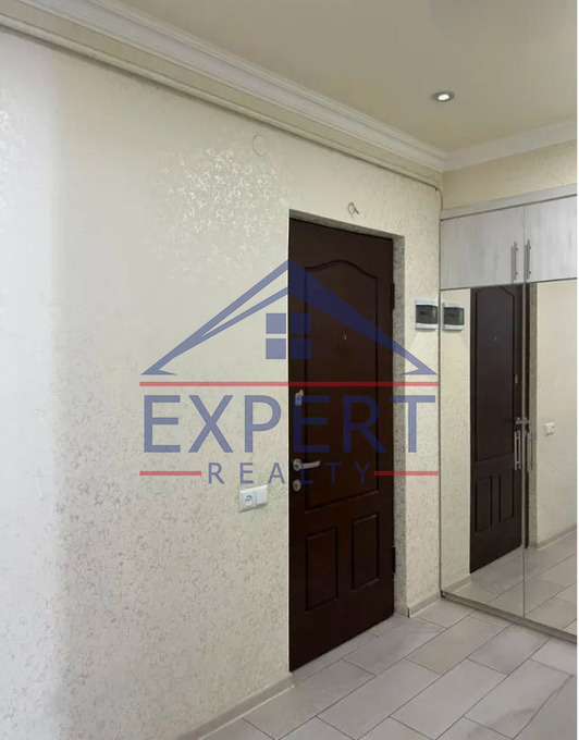 ԿԵՆՏՐՈՆ, ԿՈՐՅՈՒՆԻ ՓՈՂՈՑ, 3 ՍԵՆՅԱԿ