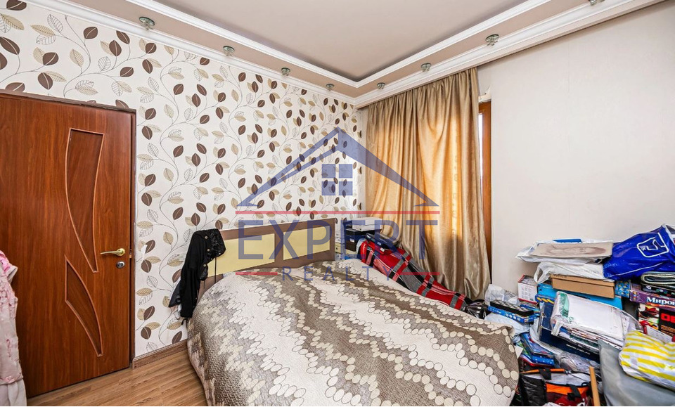 ԱՐԱԲԿԻՐ, ԱԶԱՏՈՒԹՅԱՆ ՊՈՂՈՏԱ, 4 ՍԵՆՅԱԿ