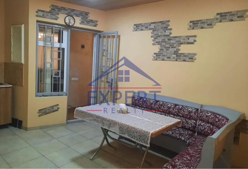 ԱՐԱԲԿԻՐ, ԱՐԱՄ ԽԱՉԱՏՐՅԱՆ ՓՈՂՈՑ, 4 ՍԵՆՅԱԿ