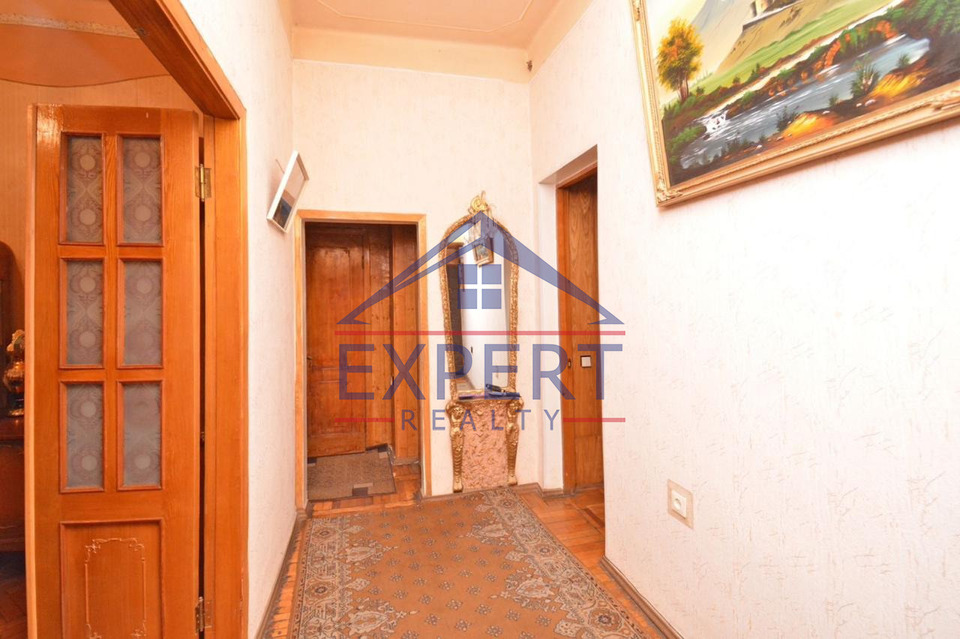ԱՐԱԲԿԻՐ, ՄԱՄԻԿՈՆՅԱՆՑ ՓՈՂՈՑ, 3 ՍԵՆՅԱԿ