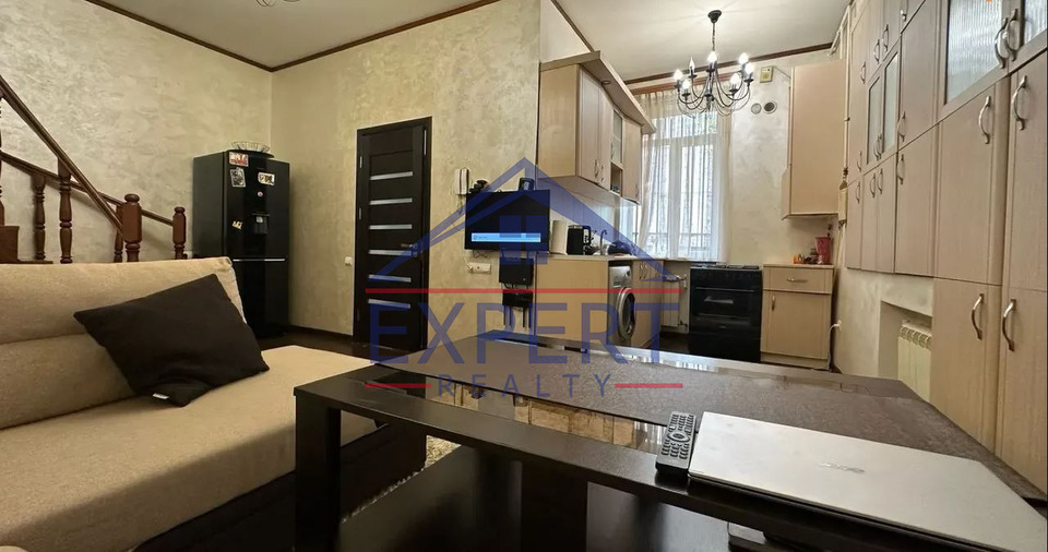 ԱՎԱՆ ,ՍԱՅԱԹ ՆՈՎԱ ԹԱՂԱՄԱՍ, 3 ՍԵՆՅԱԿ