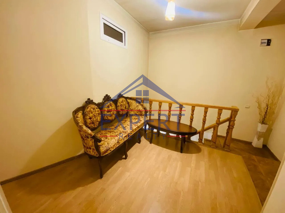 ԿԵՆՏՐՈՆ, ՉԱՐԵՆՑԻ ՓՈՂՈՑ 4  ՍԵՆՅԱԿ