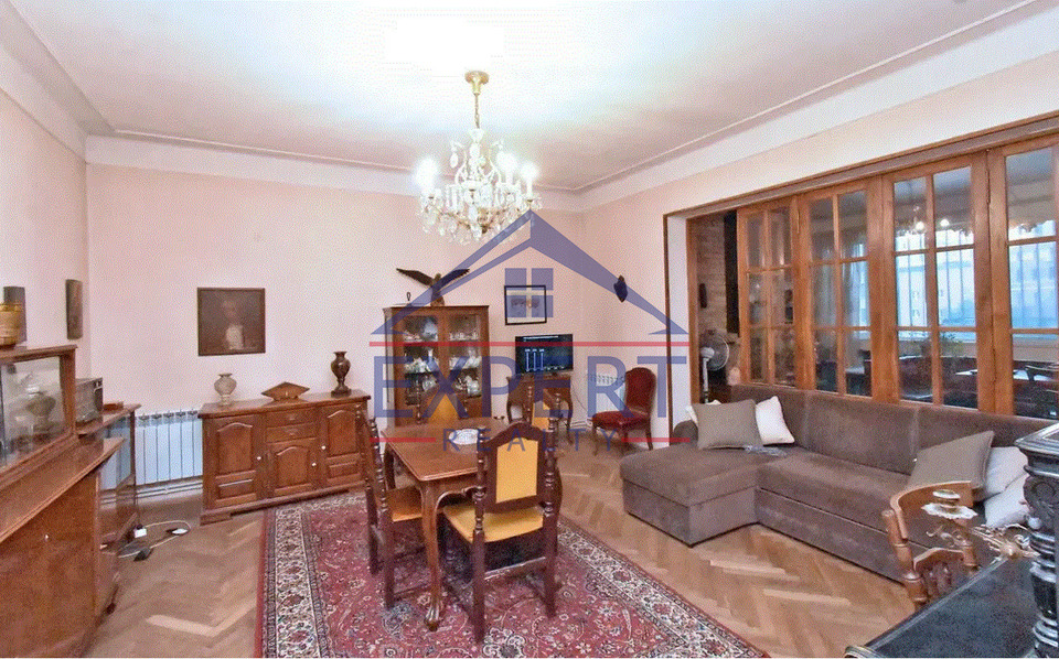 ԿԵՆՏՐՈՆ, ՆԱԼԲԱՆԴՅԱՆ ՓՈՂՈՑ, 4 ՍԵՆՅԱԿ