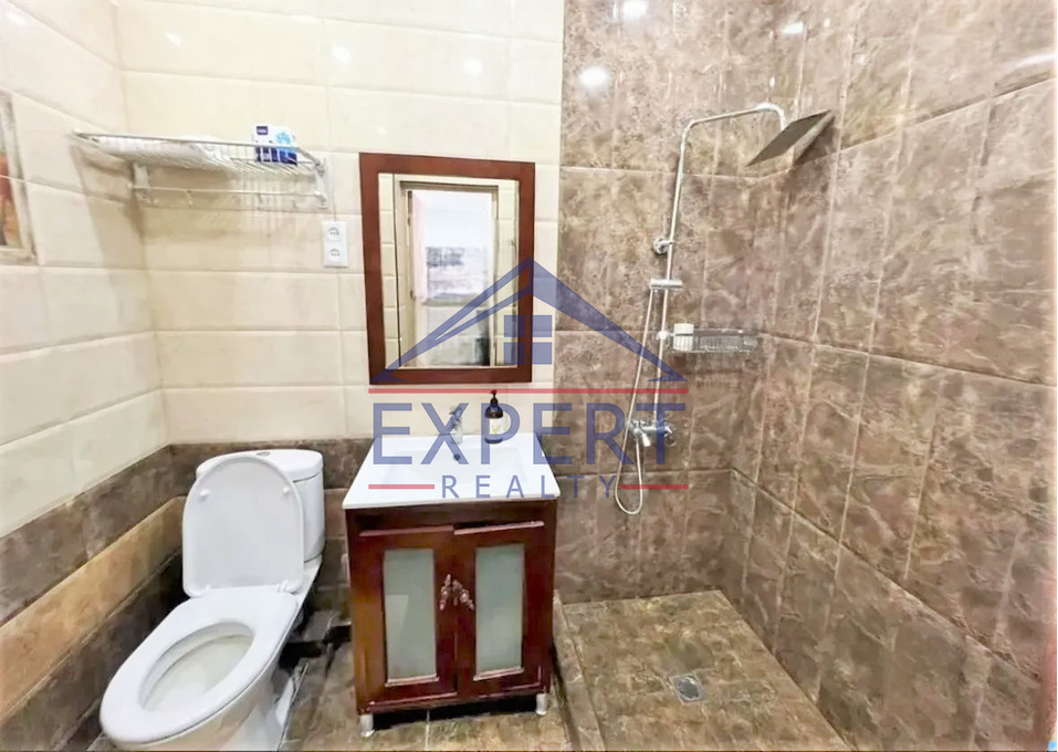 ԿԵՆՏՐՈՆ, ԾԻԾԵՌՆԱԿԱԲԵՐԴԻ ԽՃՈՒՂԻ, 2 ՍԵՆՅԱԿ