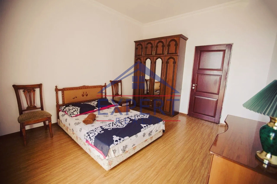 ԿԵՆՏՐՈՆ, ԱՐԳԻՇՏԻ ՓՈՂՈՑ, 2 ՍԵՆՅԱԿ