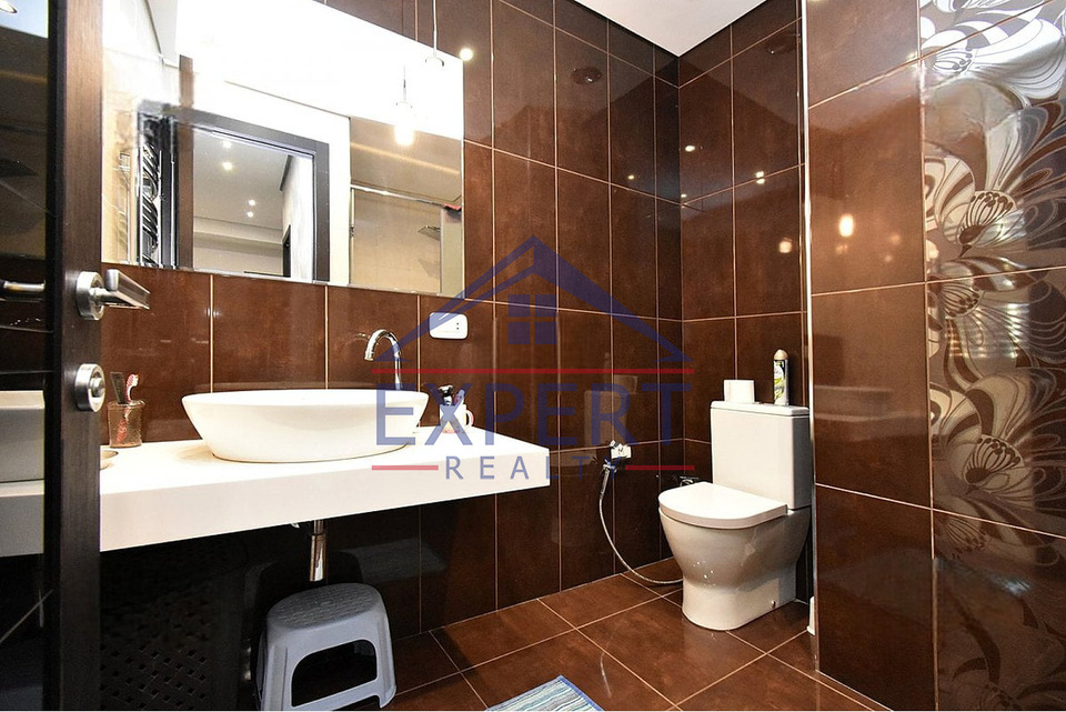 ԿԵՆՏՐՈՆ, ՄԱՇՏՈՑԻ ՊՈՂՈՏԱ, 4 ՍԵՆՅԱԿ