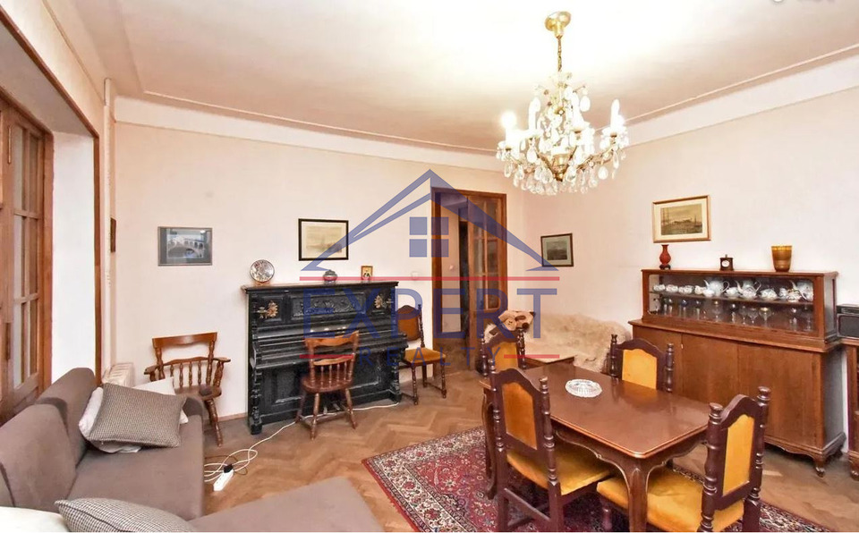 ԿԵՆՏՐՈՆ, ՆԱԼԲԱՆԴՅԱՆ ՓՈՂՈՑ, 4 ՍԵՆՅԱԿ