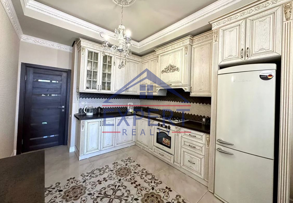 ՔԱՆԱՔԵՌ ԶԵՅԹՈՒՆ, ՊԱՐՈՒՅՐ ՍԵՎԱԿԻ ՓՈՂՈՑ, 4 ՍԵՆՅԱԿ