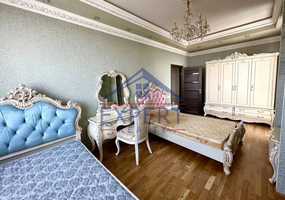 ՔԱՆԱՔԵՌ ԶԵՅԹՈՒՆ, ՊԱՐՈՒՅՐ ՍԵՎԱԿԻ ՓՈՂՈՑ, 4 ՍԵՆՅԱԿ