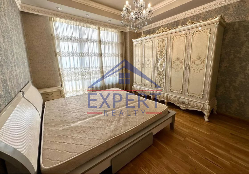 ՔԱՆԱՔԵՌ ԶԵՅԹՈՒՆ, ՊԱՐՈՒՅՐ ՍԵՎԱԿԻ ՓՈՂՈՑ, 4 ՍԵՆՅԱԿ