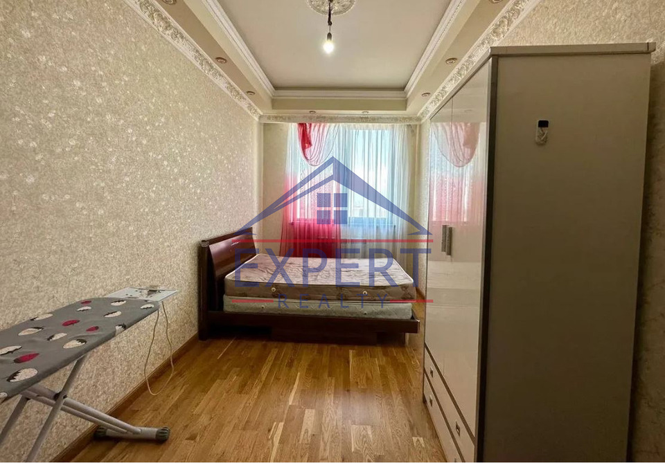 ՔԱՆԱՔԵՌ ԶԵՅԹՈՒՆ, ՊԱՐՈՒՅՐ ՍԵՎԱԿԻ ՓՈՂՈՑ, 4 ՍԵՆՅԱԿ