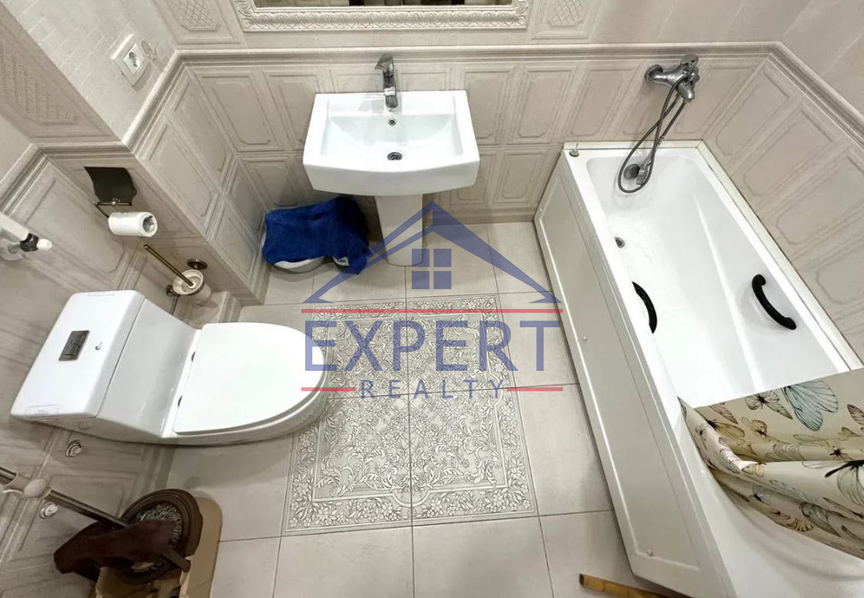 ՔԱՆԱՔԵՌ ԶԵՅԹՈՒՆ, ՊԱՐՈՒՅՐ ՍԵՎԱԿԻ ՓՈՂՈՑ, 4 ՍԵՆՅԱԿ
