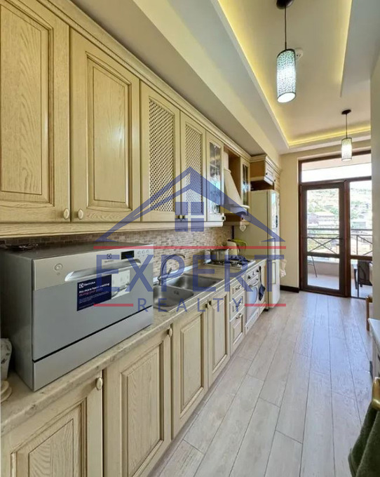 ԿԵՆՏՐՈՆ , ՍԱՅԱԹ-ՆՈՎԱ ՊՈՂՈՏԱ , 3 ՍԵՆՅԱԿ