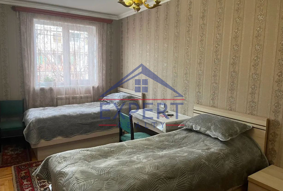 ԷՐԵԲՈՒՆԻ, ԱՎԱՆԵՍՈՎԻ, ՓՈՂՈՑ, 3 ՍԵՆՅԱԿ