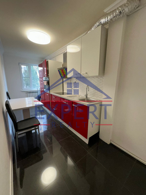 ԿԵՆՏՐՈՆ, ԵՐՎԱՆԴ ՔՈՉԱՐԻ ՓՈՂՈՑ, 3 ՍԵՆՅԱԿ