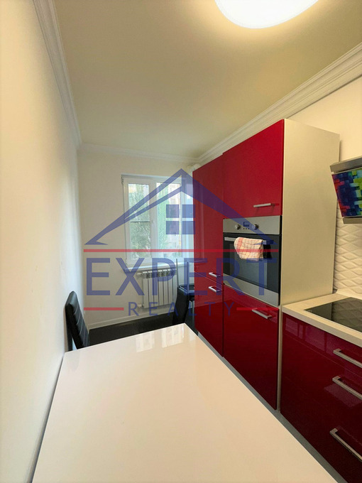 ԿԵՆՏՐՈՆ, ԵՐՎԱՆԴ ՔՈՉԱՐԻ ՓՈՂՈՑ, 3 ՍԵՆՅԱԿ