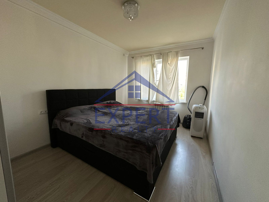 ԿԵՆՏՐՈՆ, ԵՐՎԱՆԴ ՔՈՉԱՐԻ ՓՈՂՈՑ, 3 ՍԵՆՅԱԿ