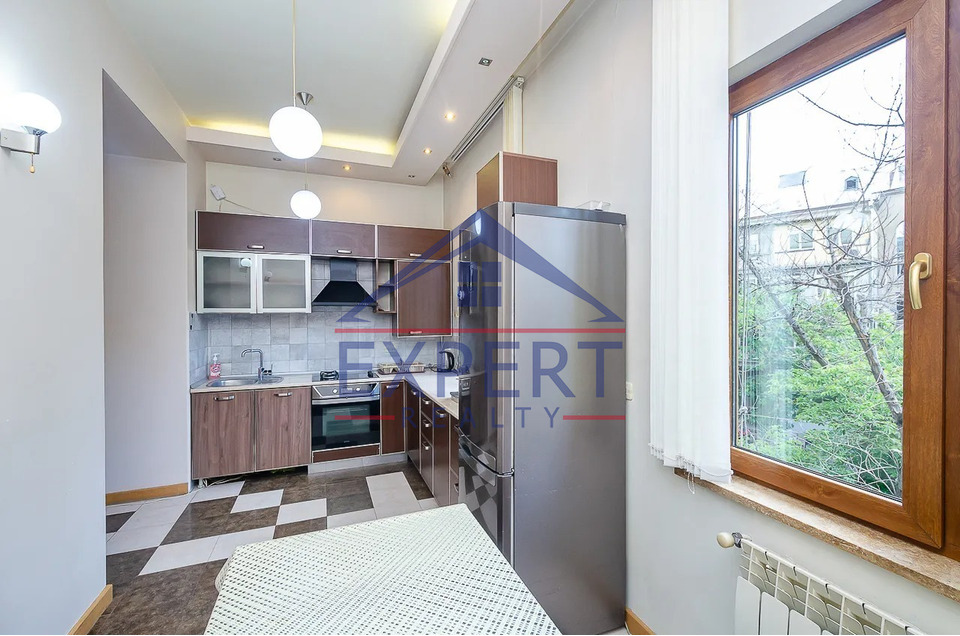 ԿԵՆՏՐՈՆ, ՄԱՇՏՈՑԻ ՊՈՂՈՏԱ, 2 ՍԵՆՅԱԿ