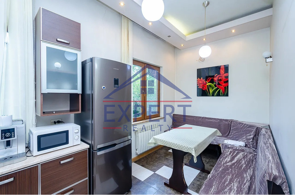 ԿԵՆՏՐՈՆ, ՄԱՇՏՈՑԻ ՊՈՂՈՏԱ, 2 ՍԵՆՅԱԿ