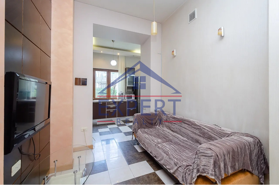 ԿԵՆՏՐՈՆ, ՄԱՇՏՈՑԻ ՊՈՂՈՏԱ, 2 ՍԵՆՅԱԿ