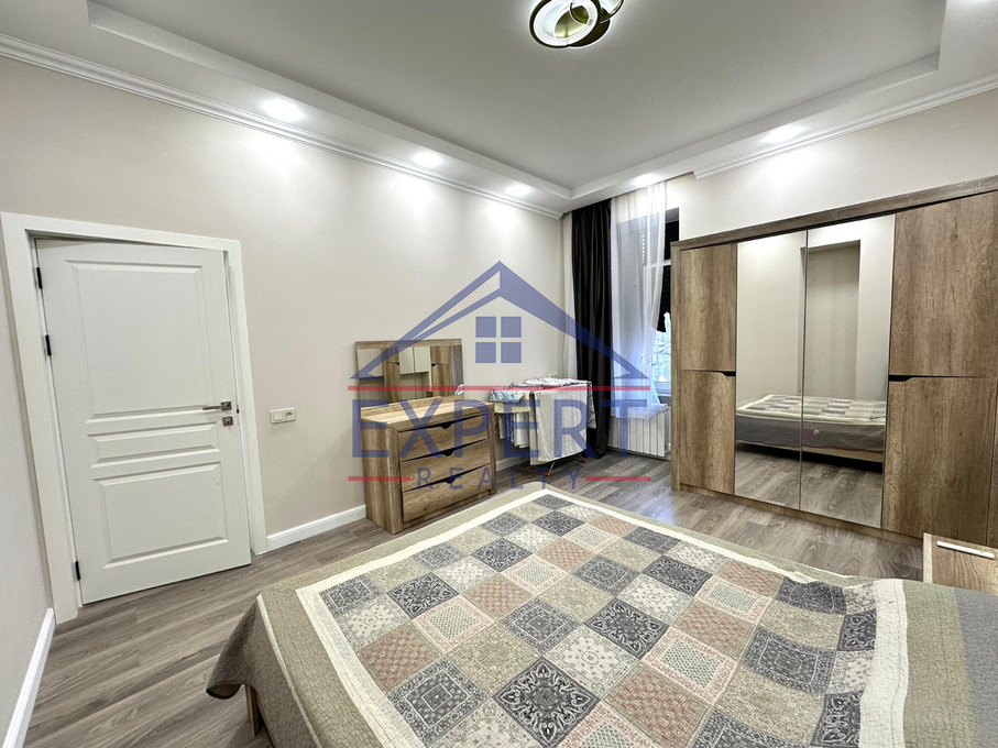 ԿԵՆՏՐՈՆ, ՄԱՇՏՈՑԻ ՊՈՂՈՏԱ, 3 ՍԵՆՅԱԿ