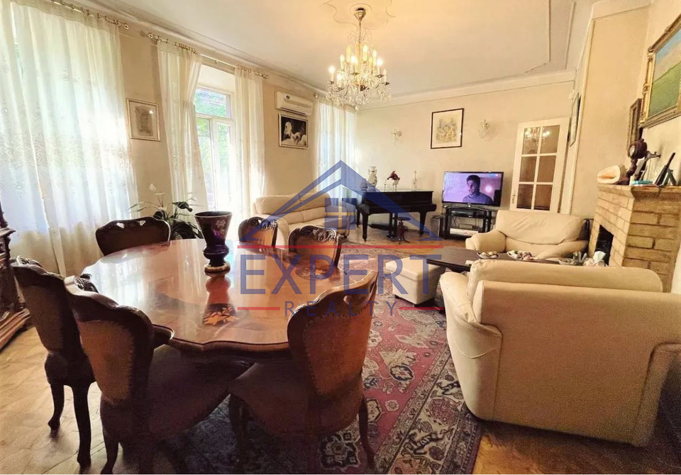 ԿԵՆՏՐՈՆ, ՄԱՇՏՈՑԻ ՊՈՂՈՏԱ, 3 ՍԵՆՅԱԿ