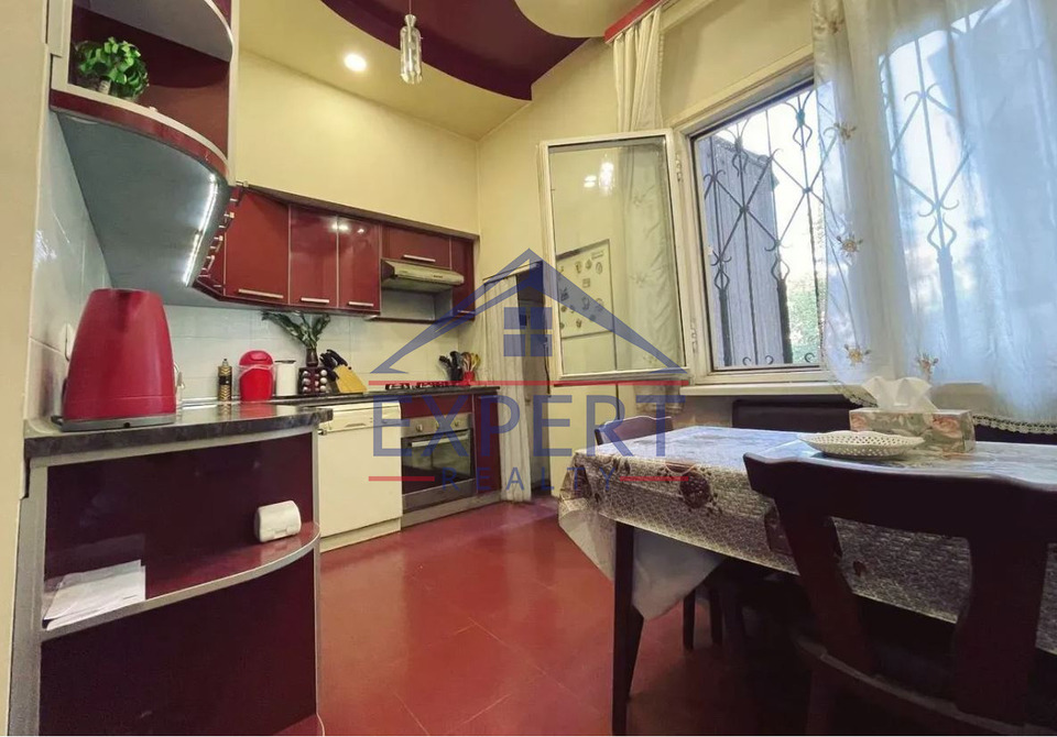 ԿԵՆՏՐՈՆ, ՄԱՇՏՈՑԻ ՊՈՂՈՏԱ, 3 ՍԵՆՅԱԿ