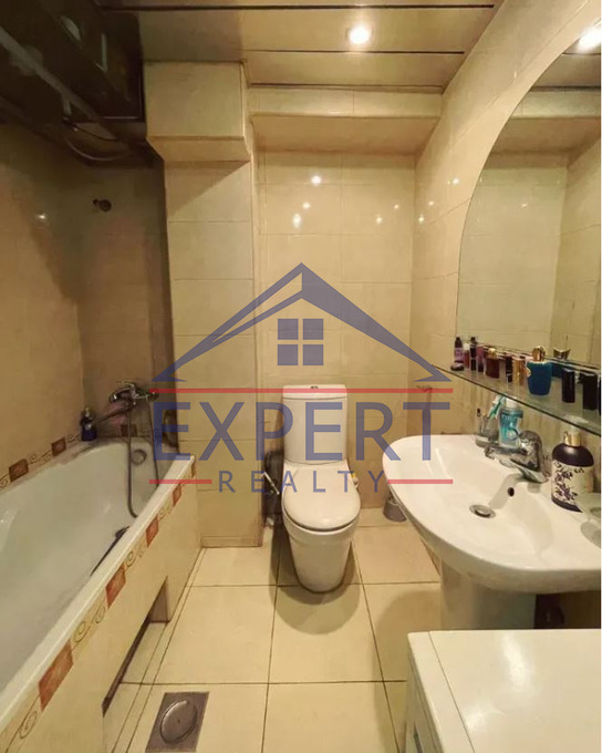 ԿԵՆՏՐՈՆ, ՄԱՇՏՈՑԻ ՊՈՂՈՏԱ, 3 ՍԵՆՅԱԿ