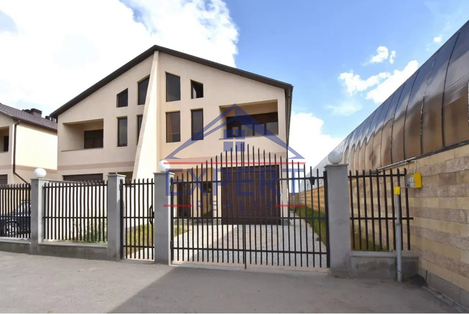 ԱՋԱՓՆՅԱԿ,ԳԱՐԴԵՆ ՀԱՈՒՍ 5 ՍԵՆՅԱԿ