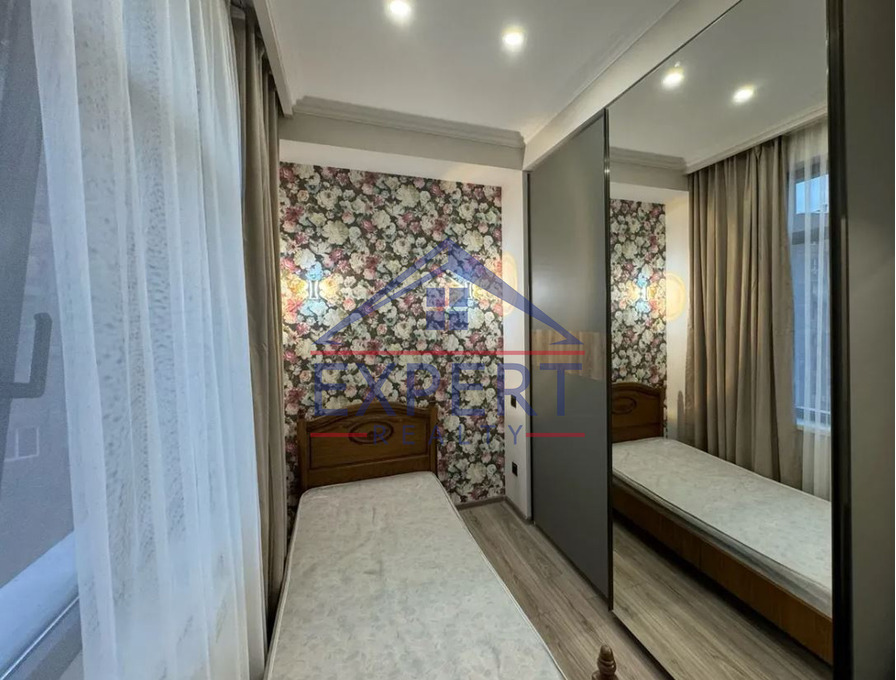 ԿԵՆՏՐՈՆ , ԱՐՇԱԿՈՒՆՅԱՑ ՊՈՂՈՏԱ, 3 ՍԵՆՅԱԿ