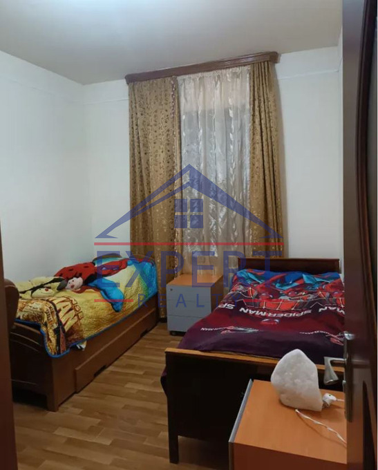 ՔԱՆԱՔԵՌ ԶԵՅԹՈՒՆ, 14 ՓՈՂՈՑ, 3 ՍԵՆՅԱԿ