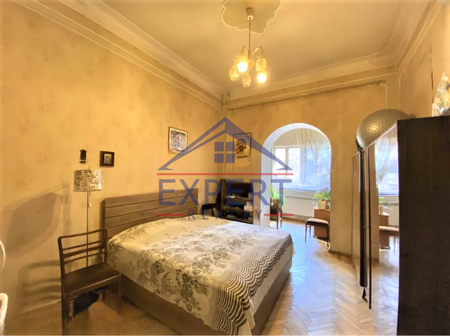 ԿԵՆՏՐՈՆ, ԲԱՂՐԱՄՅԱՆԻ ՊՈՂՈՏԱ, 3 ՍԵՆՅԱԿ