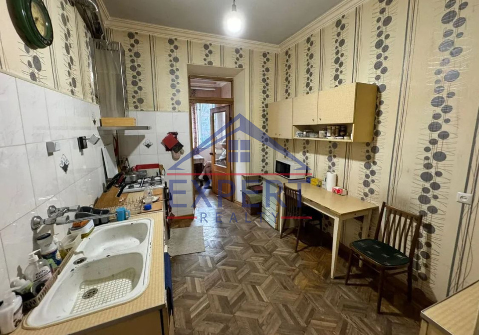 ԿԵՆՏՐՈՆ, ՄԱՇՏՈՑԻ ՊՈՂՈՏԱ, 3 ՍԵՆՅԱԿ