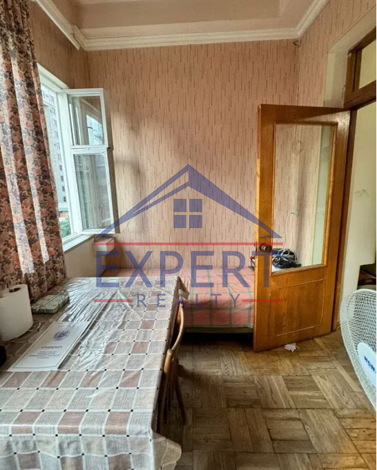 ԿԵՆՏՐՈՆ, ՄԱՇՏՈՑԻ ՊՈՂՈՏԱ, 3 ՍԵՆՅԱԿ