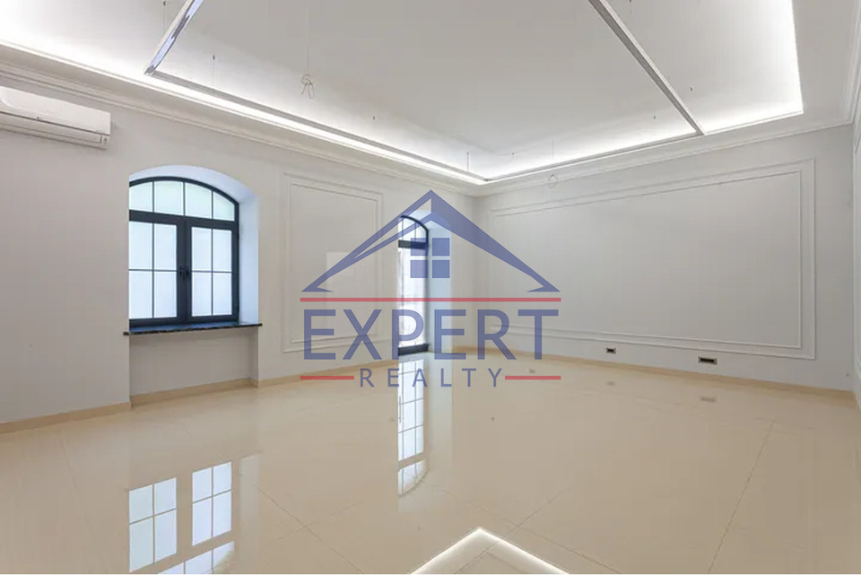 ԿԵՆՏՐՈՆ , ԹՈՒՄԱՆՅԱՆ ՓՈՂՈՑ, 180 Ք․Մ