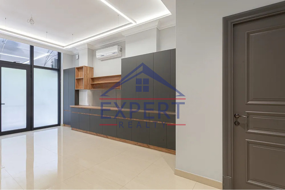 ԿԵՆՏՐՈՆ , ԹՈՒՄԱՆՅԱՆ ՓՈՂՈՑ, 180 Ք․Մ